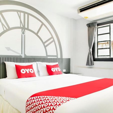 Oyo 501 At Night Hostel Phuket Exterior photo