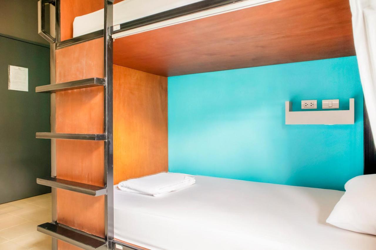 Oyo 501 At Night Hostel Phuket Exterior photo