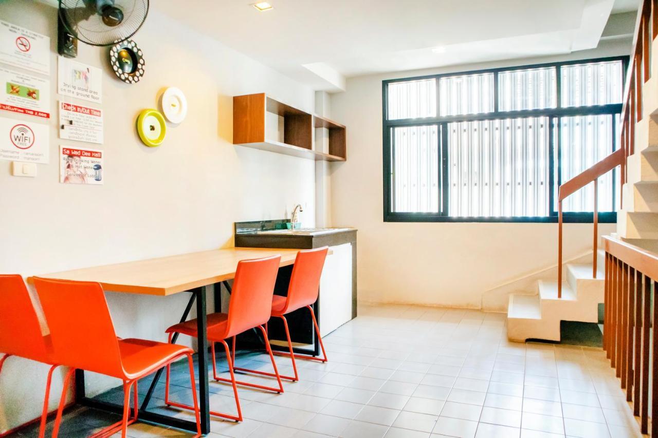 Oyo 501 At Night Hostel Phuket Exterior photo