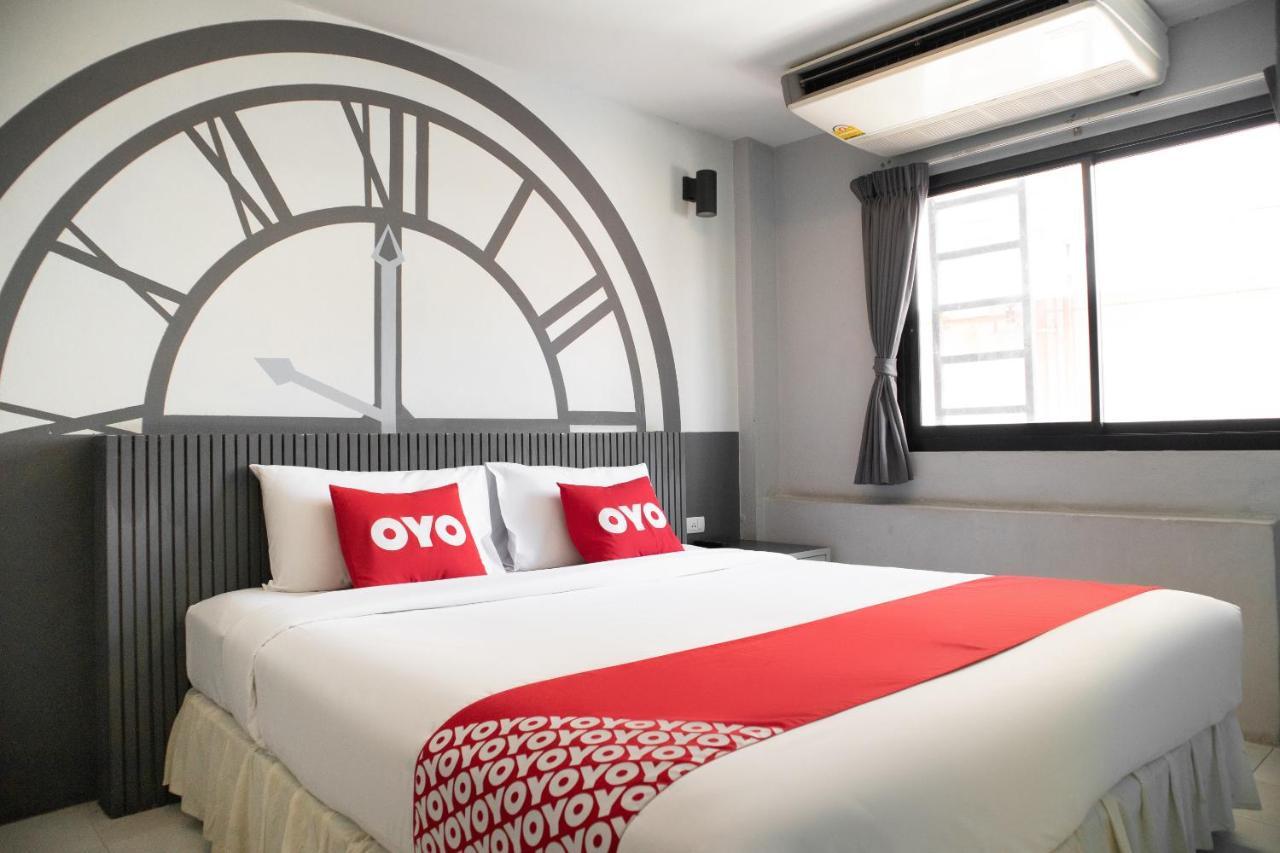 Oyo 501 At Night Hostel Phuket Exterior photo
