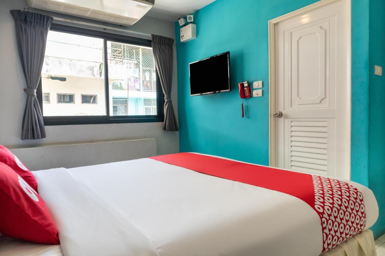 Oyo 501 At Night Hostel Phuket Exterior photo